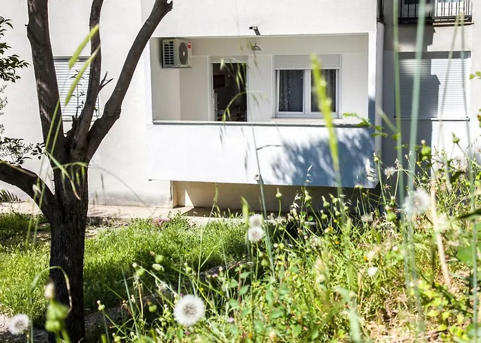 Apartments Lovor