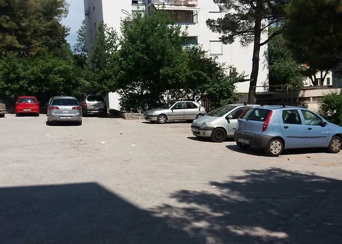 Apartments Lovor